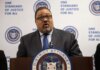 Fiscalía de Manhattan acusa a empleado por robar dinero en refugio